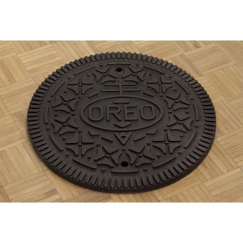 Oreo Manhole Cover, 2010, cast iron, 1.25 in. x 28 in. x 28 in. Andrew Lewicki
