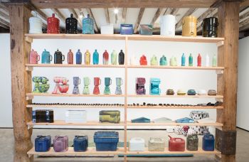 Hereafter, 2013, stoneware and porcelain, installation view Matthias Merkel-Hess
