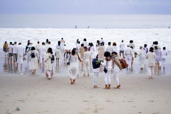 Sunrise Mourning Meditation, April Banks, photo by Halline Overby April Banks